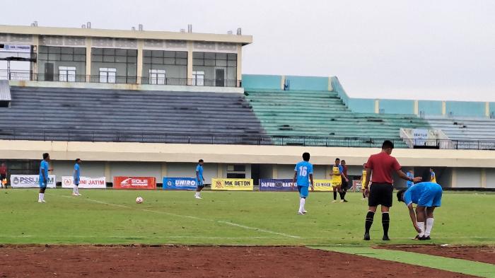 Suasana-pertandingan-di-Stadion-Tuban-Sport-Center-TSC.jpg