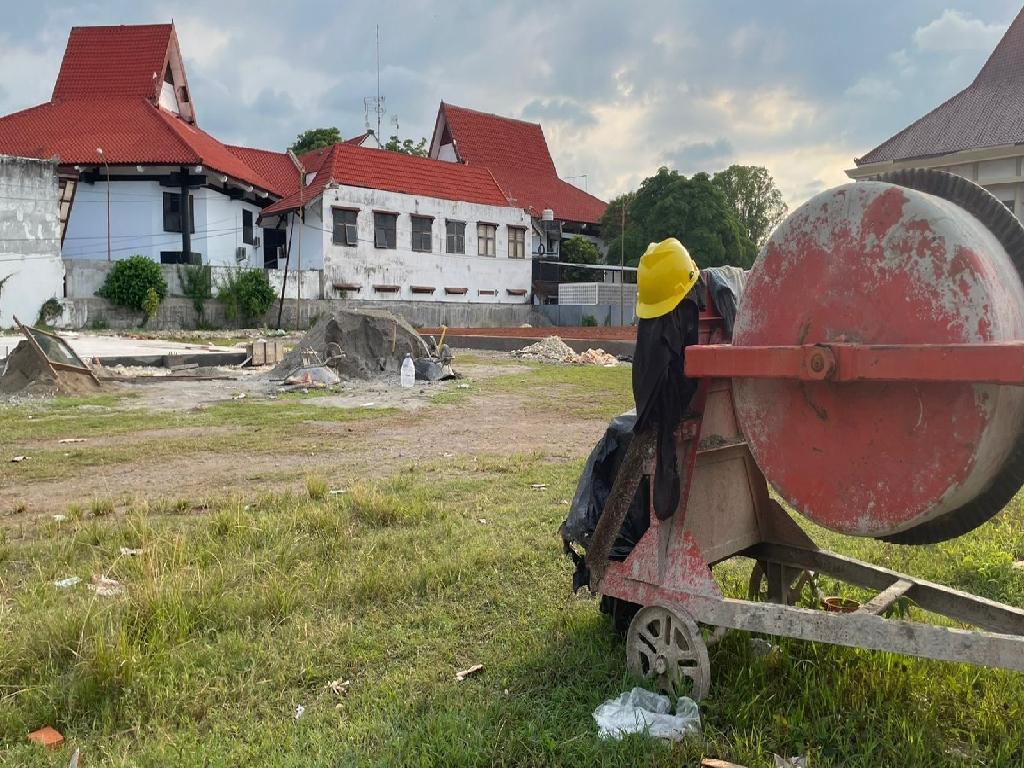 Suasana-proyek-pembangunan-lapangan-futsal.jpg