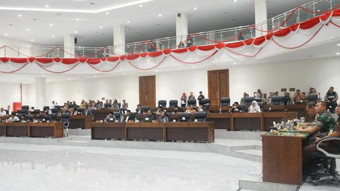 Suasana-salah-satu-rapat-paripurna-di-dalam-Gedung-DPRD-Bojonegoro-2023-lalu.jpg