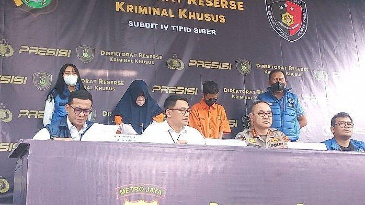 Subdit-IV-Tipid-Siber-Ditreskrimsus-Polda-Metro-menangkap-pasutri-karena.jpg