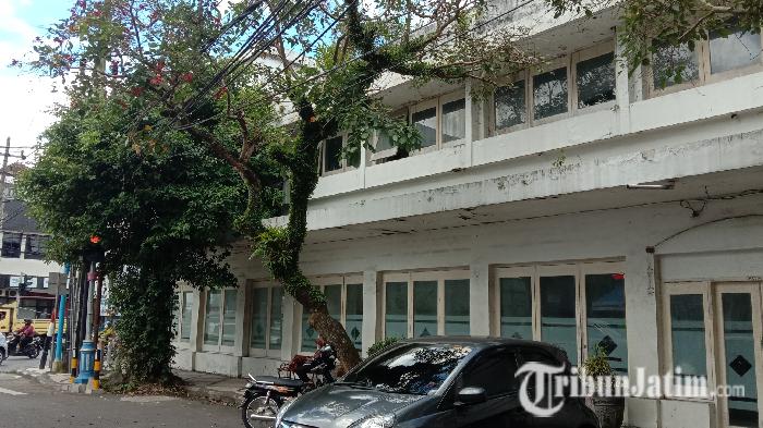 Tampak-dari-samping-aset-bangunan-milik-tersangka-robot-trading-ATG-Wahyu-Kenzo.jpg