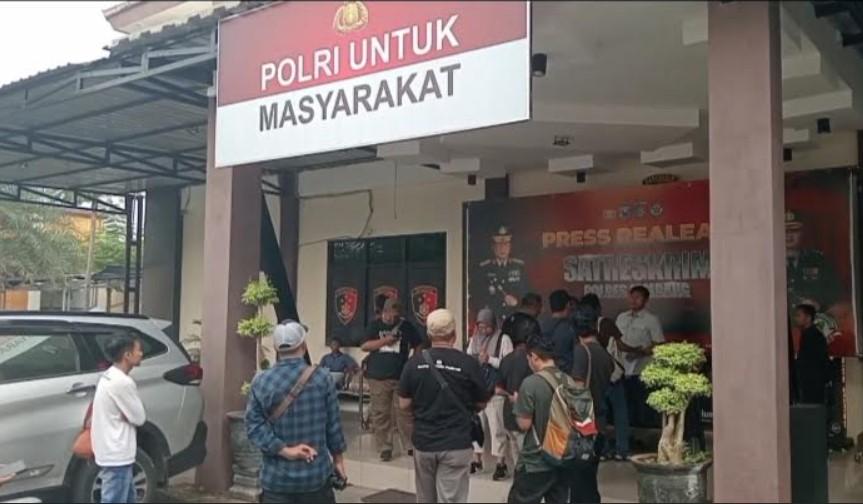 Tampak-depan-halaman-kantor-Satreskrim-Polres-Jombang-Kabupaten-Jombang.jpg