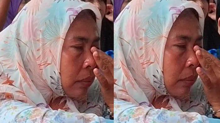 Tangis-Hartini-Lihat-Anaknya-Lolos-Sekolah-Rakyat-setelah-Sempat-Berhenti-Angkat-Derajat-Orangtua.jpg