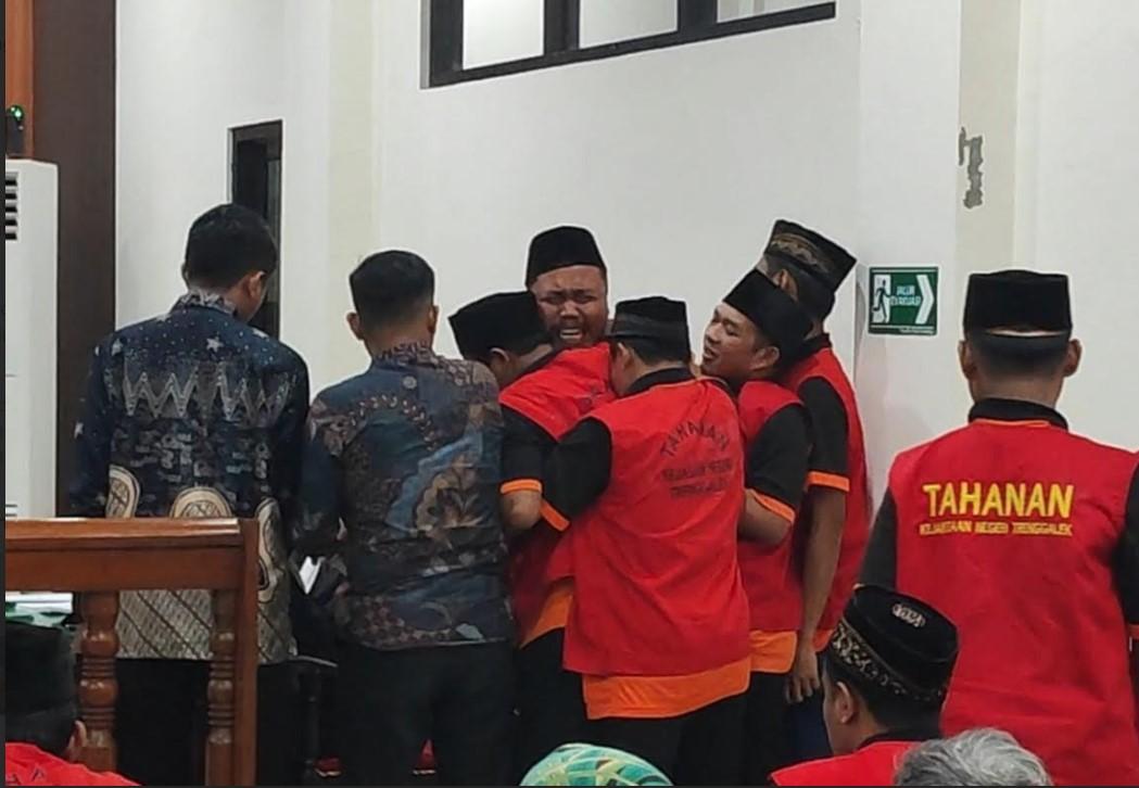 10 Terdakwa Kasus Perusakan Mapolsek Trenggalek Watulimo Serempak Divonis Penjara 6 Bulan 15 Hari