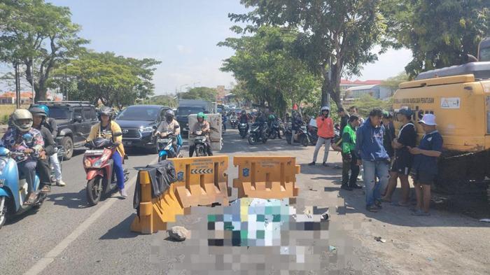 Terjadi-kecelakaan-maut-di-Surabaya-tepatnya-di-jalanan-dekat-Waduk-Unesa-surabaya.jpg