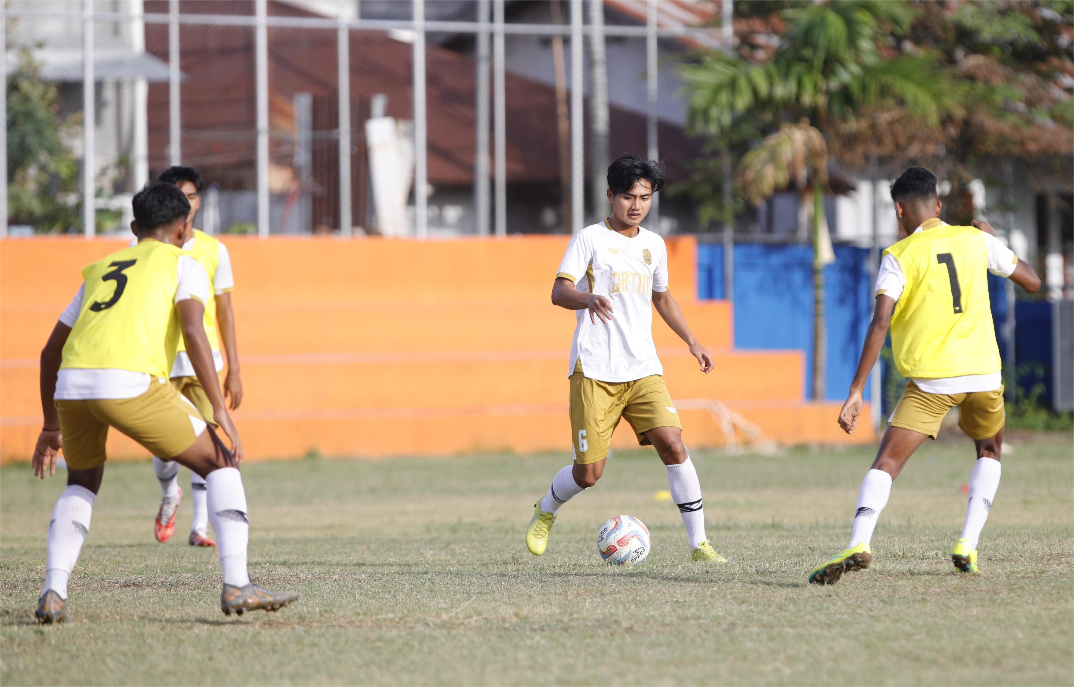 Tim Sepak Bola Jatim Siap Hadapi Situasi Terburuk Lawan Aceh, Pelatih Ingatkan Wasit untuk Adil
