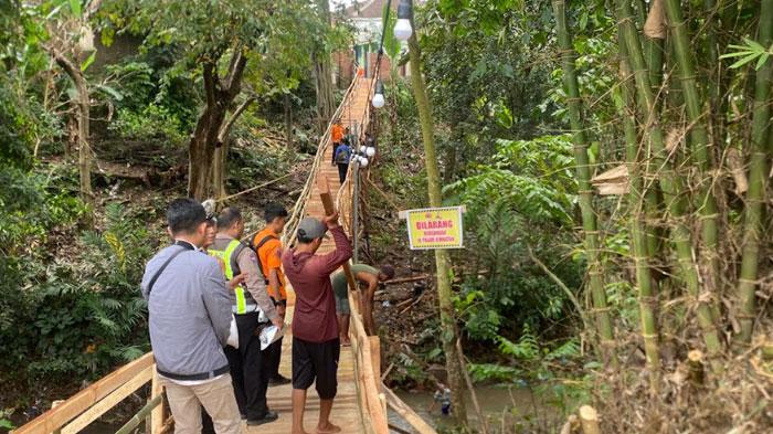 Jembatan Darurat Bondowoso Sudah Bisa Dilalui, Warga Minta Jangan Dibangun Setengah-setengah