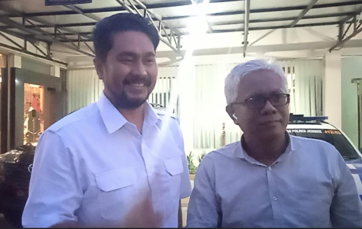 Tri-Sandi-Apriana-saat-keluar-dari-ruang-penyidik-Pidum-Satreskrim-Polres-Jember.jpg