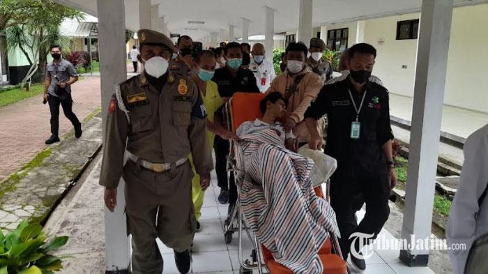 Vicky-Hermansyah-korban-tragedi-Kanjuruhan-asal-Sidoarjo-akhirnya-diperbolehkan-pulang.jpg