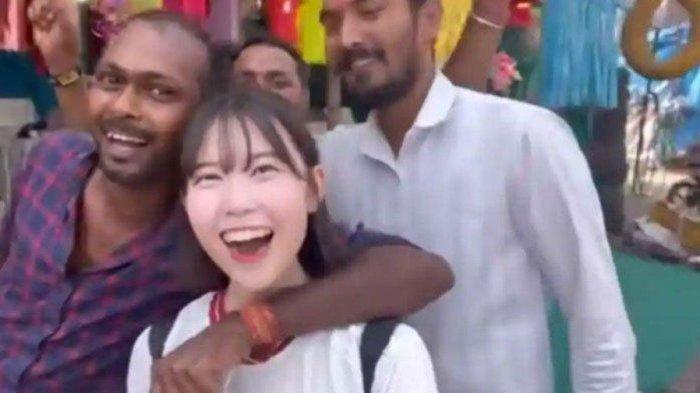 Viral-video-detik-detik-Youtuber-wanita-asal-Korea-Selatan-diduga-alami-pelecehan-di-India.jpg