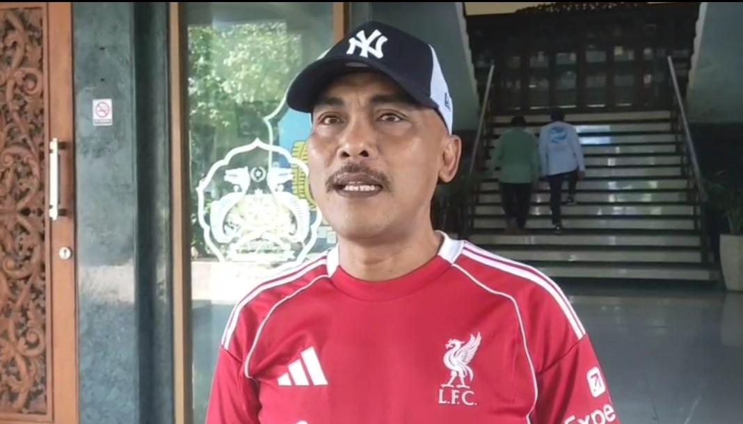 WAIT-AND-SEE-Satgas-Pemkab-Bangkalan-Dr-Bambang-Budi-Mustika-belum-bisa.jpg