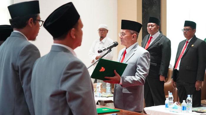 Wabup-Pasuruan-KH-Shobih-Asrori-melantik-para-pengurus-Dewan-Pesantren-di-Auditorium-Mpu-Sindok.jpg
