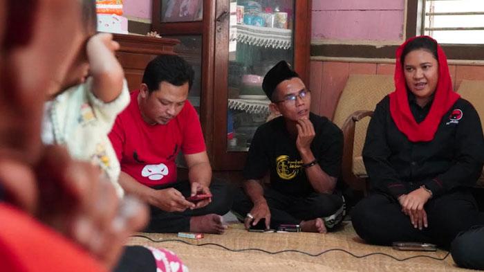 Wakil Bendahara DPD PDIP Jatim Susy Cecilia Blusukan Sosialisasi Ganjar Pranowo di Lamongan