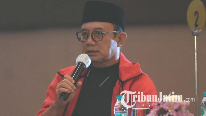 Wakil-Ketua-DPD-PDI-Perjuangan-Jatim-Budi-Sulistyono-alias-Kanang-saat-hadir-dalam-acara-Talkshow.jpg