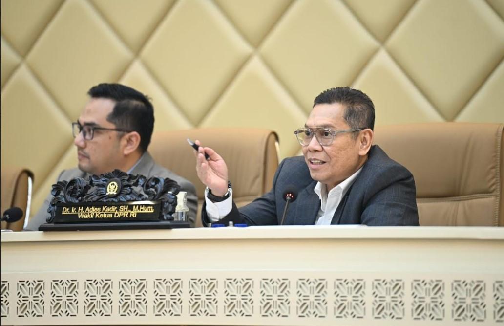 Wakil-Ketua-DPR-RI-Adies-Kadir-saat-memberikan-penjelasan.jpg