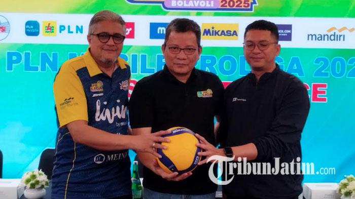 Wakil-Manajer-Jakarta-Livin-Mandiri-Adnan-Husein-Wakil-Ketua-PLN-Mobile-Proliga-2025-Reginald-Nelwan.jpg