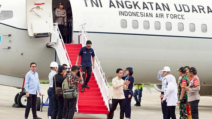 Wakil-Presiden-RI-Gibran-Rakabuming-Raka-tiba-di-Bandara-Banyuwangi-gibran-di-banyuwangi.jpg