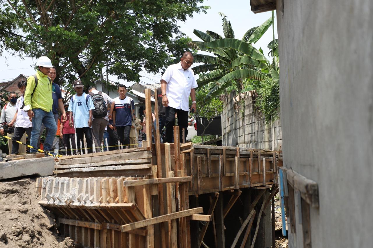 Wawali Cak Ji Cek Proyek Infrastruktur yang Mandek Berminggu-minggu: Tidak Bisa Seperti Ini