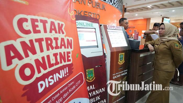 Wali-Kota-Mojokerto-Ika-Puspitasari-melakukan-monitoring-kehadiran-ASN-dan-inspeksi-pelayanan-publik.jpg