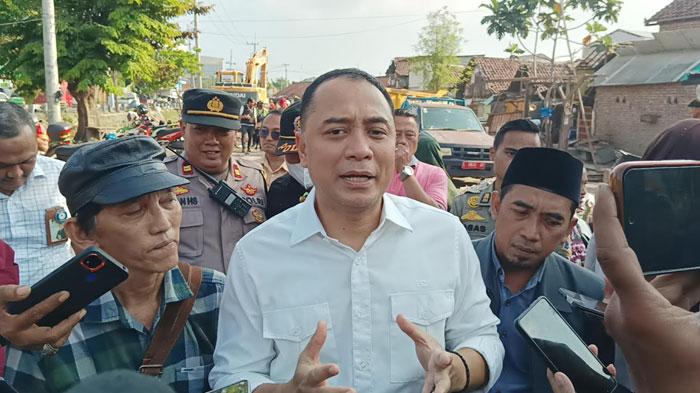 Wali-Kota-Surabaya-Eri-Cahyadi-ajak-masyarakat-untuk-ikut-menilai-4-kandidat-Sekda-Surabaya.jpg