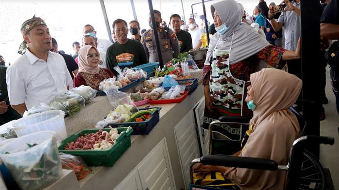 Stabilkan Harga Pasar untuk Tekan Inflasi, Pemkot Surabaya Beri Subsidi Angkutan Pangan Luar Kota