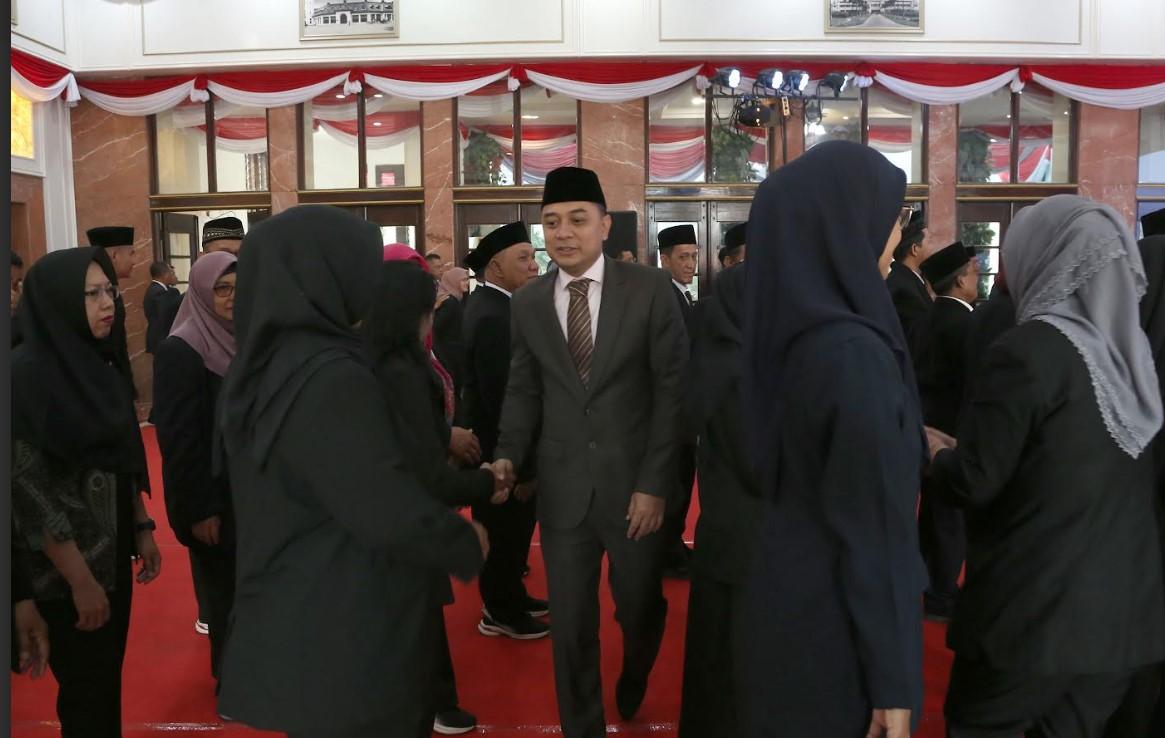 Wali-Kota-Surabaya-Eri-Cahyadi-saat-melantik-sejumlah-Pejabat-di-lingkungan-Pemkot-Surabaya.jpg