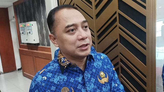 Wali-Kota-Surabaya-Eri-Cahyadi-saat-memberikan-penjelasan-di-Surabaya-beberapa-waktu-lalu.jpg
