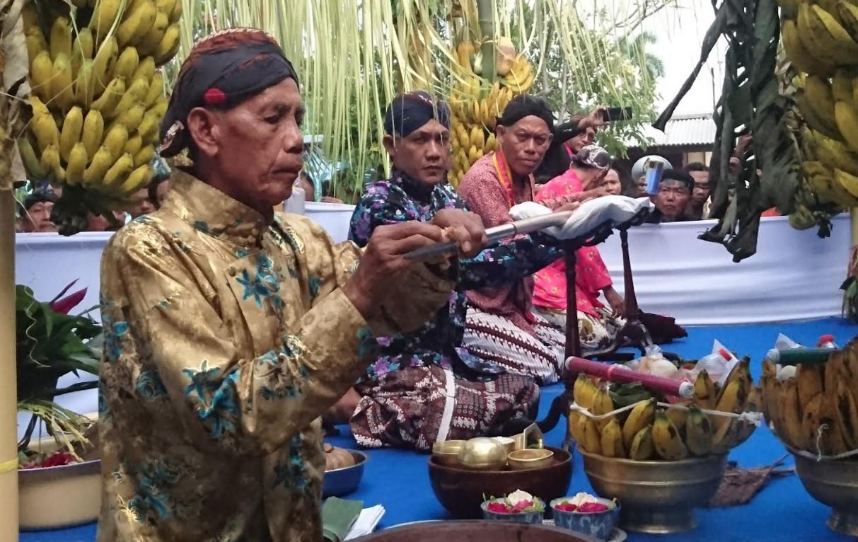 Semarak Jamasan Tombak Pusaka Kiai Upas Tulungagung, Jadi Bagian Festival Budaya Spiritual