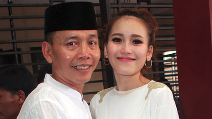 Bantah Anaknya Menikah, Ayah Ayu Ting Ting Justru Bocorkan Calon Mempelainya, Begini Cirinya