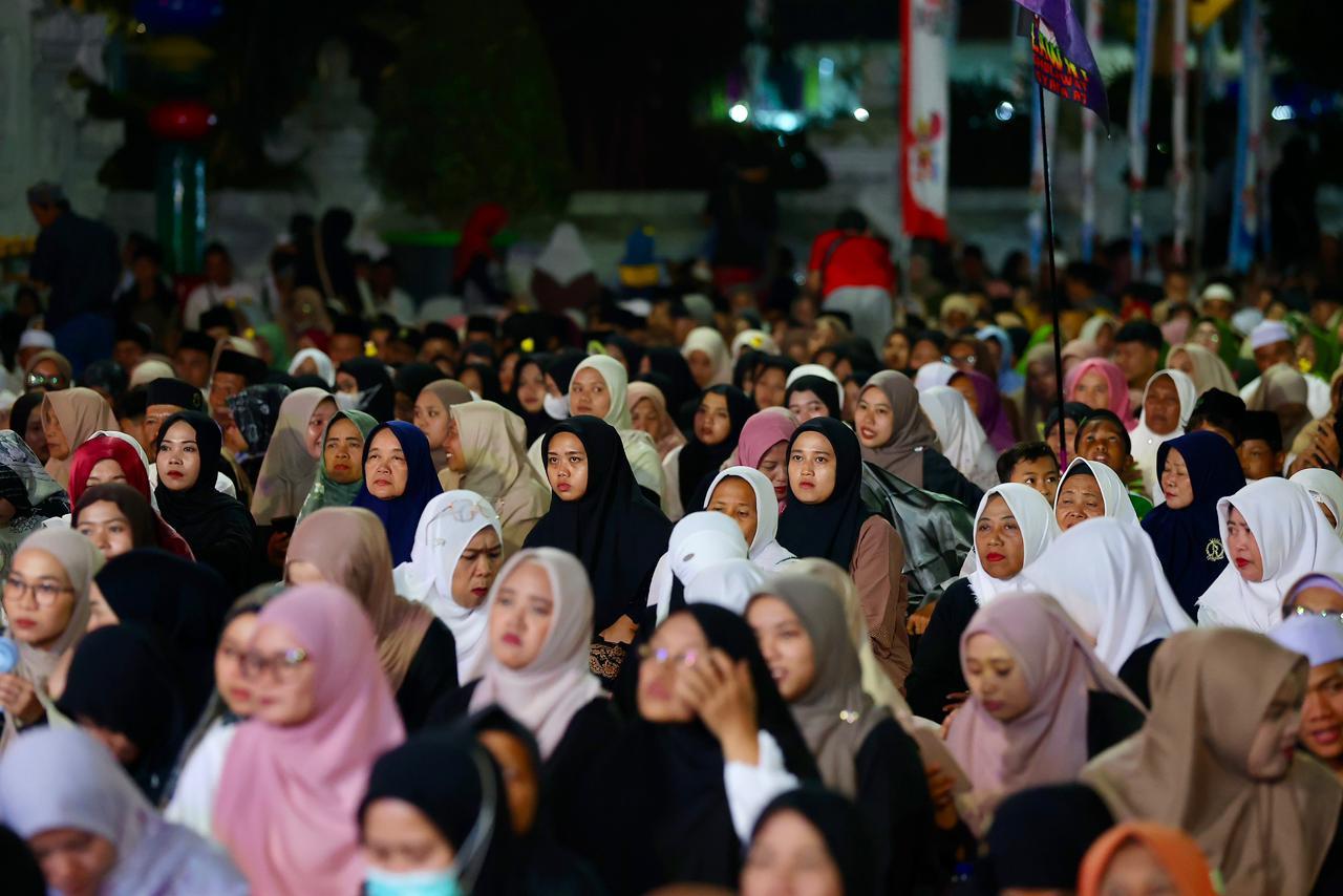 acara-sholawatan-bersama-bertajuk-Banyuwangi-Bersholawat.jpg
