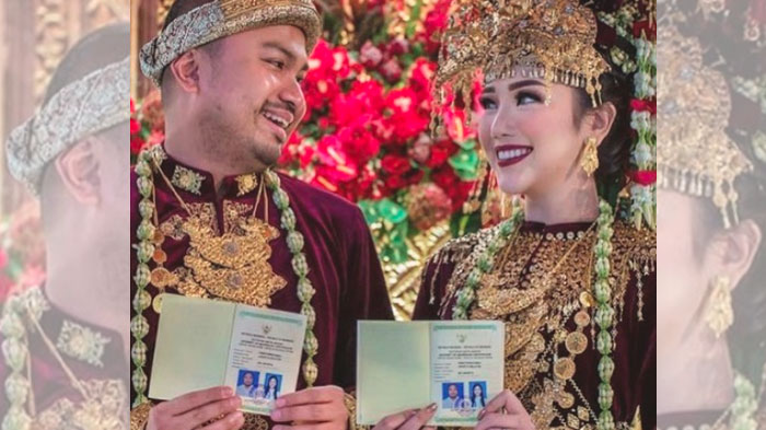 Intip Momen Pernikahan Afif Kalla dan Tistha Nurma, Mulai Make Up 'Manglingi' Sampai Kostum Resepsi