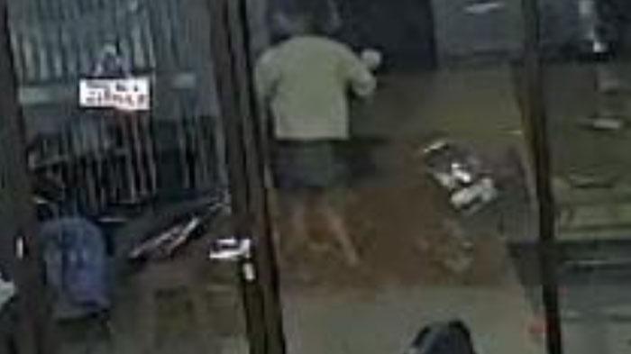 Nelangsa Tukang Cukur asal Jombang, Baru 5 Hari Kerja di Surabaya, Motor Scoopy Raib Digasak Maling