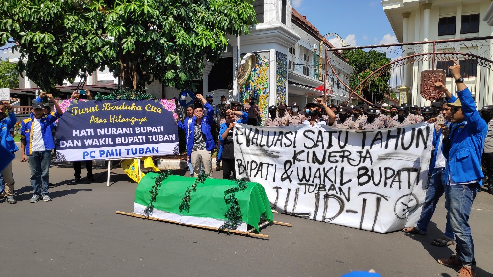 aksi-yang-dilakukan-pc-pmii-tuban-memperingati-setahun-kepemimpinan.jpg