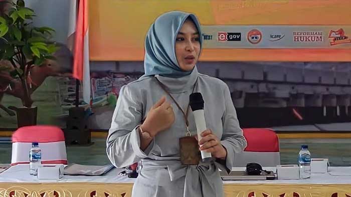 ayu-kayla-motivator-khusus-lapas-yang-juga-menulis-puisi-dan-segera-menerbitkan-buku-antologi-puisi.jpg