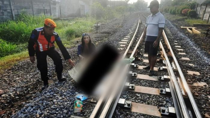Tersambar Kereta Api, Ayah di Tulungagung Bopong Jasad Balitanya, Lolos dari Pengawasan Kakak
