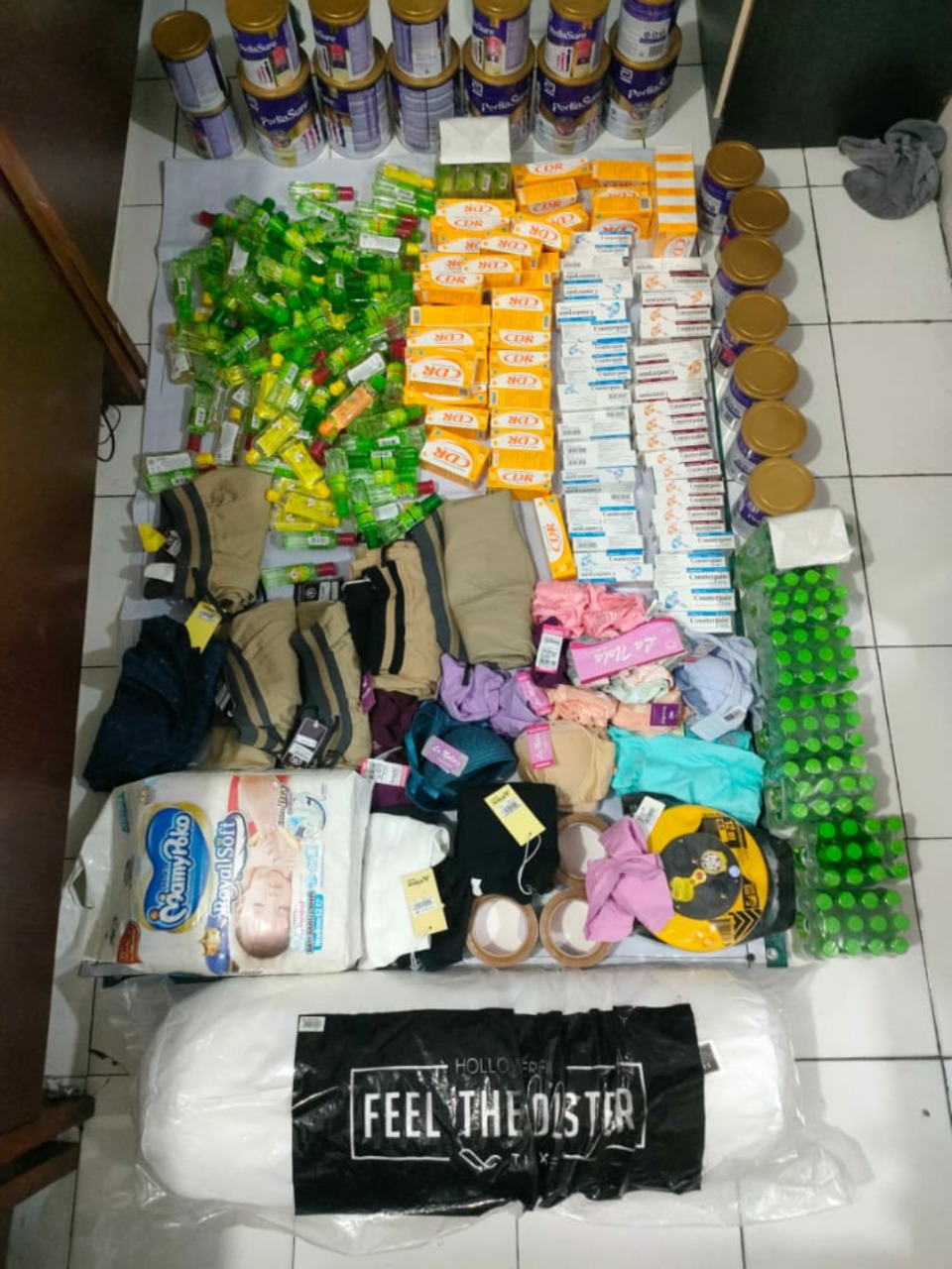 barang-bukti-hasil-curian-dari-supermarket-diamankan-di-polsek-magersari.jpg