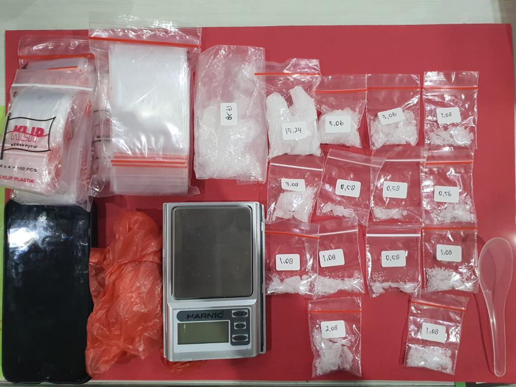barang-bukti-kasus-narkoba-oknum-pns-di-surabaya.jpg