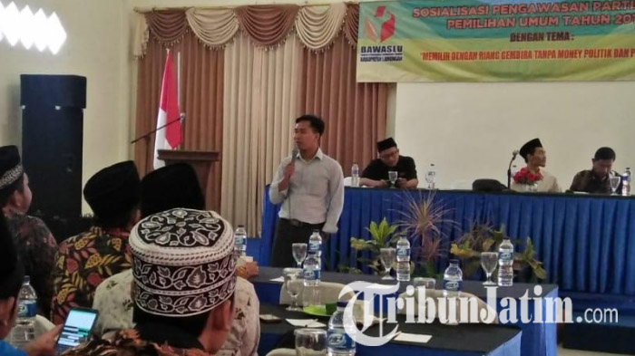 bawaslukab-lamongan-gelar-sosialisasi_20180905_120557.jpg