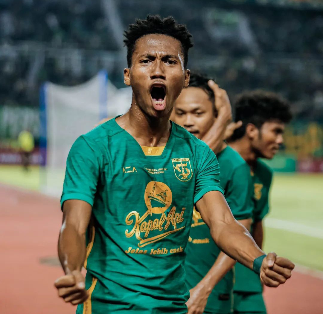 bek-persebaya-surabaya-alta-ballah.jpg
