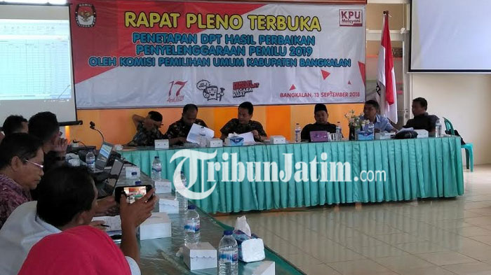 berita-bangkalan-kpu-bangkalan-rapat-pleno-dpt_20180913_184342.jpg