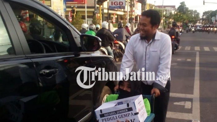 Difabel di Jember Gelar Aksi Galang Dana Gempa Lombok