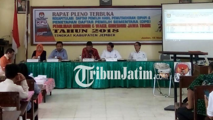 berita-jember-rapat-pleno-di-kpu-jember_20180315_211411.jpg