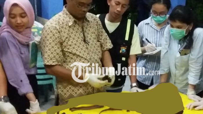 Kuras Sumur Tua di Paciran Lamongan, Temukan Kerangka Manusia dan Pakaiannya