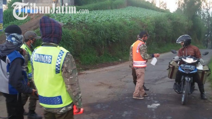 Peringati Hari Raya Karo, Warga Ngadas Izinkan Wisatawan Lewat Desa, Asal Tidak Berkunjung