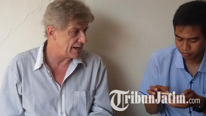 Mantan Pelatih Mitra Kukar Diamankan Petugas Imigrasi Saat Berlibur di Pacitan