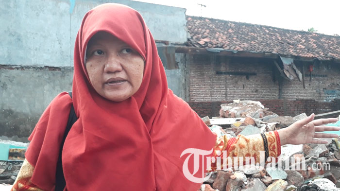berita-surabaya-17-pkl-yang-digusur_20180102_181958.jpg