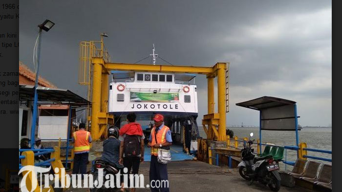 Melihat Penyeberangan Ujung Surabaya – Kamal Madura, Sisa Kejayaan Angkutan Kapal