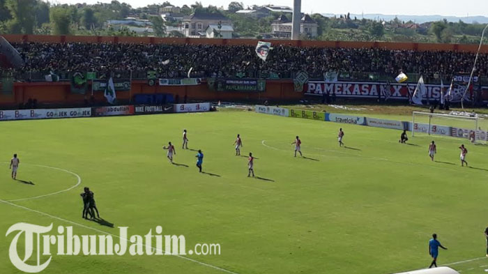 Sempat Unggul di Babak Pertama, Persebaya Berbagi Angka 1 Sama Tim Tuan Rumah Persepam MU