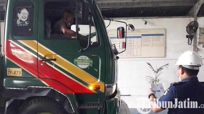 berita-surabaya-uji-kir-truk-di-surabaya.jpg