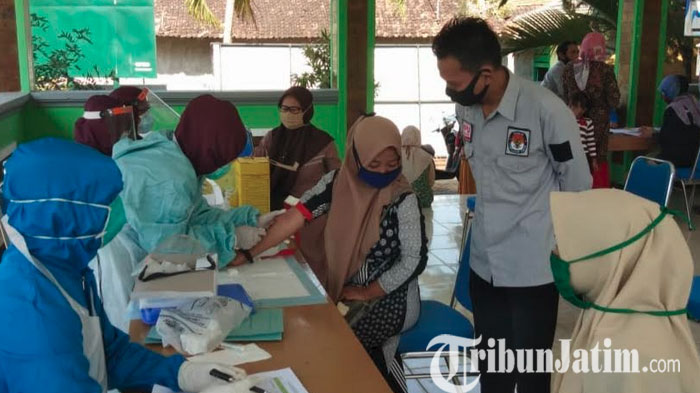 Jelang Pilkada, Petugas PPDP KPU Tuban Dirapid Test Selama Dua Hari